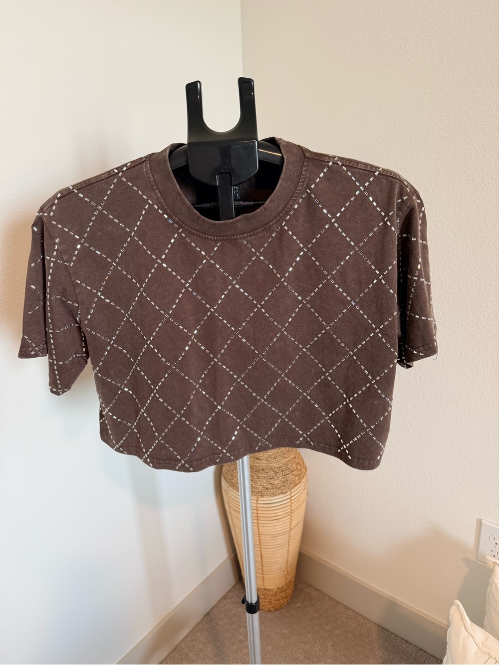 LoveDen Boutique- Galita Cropped Mocha Diamond-Print Tee